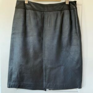 Women’s black leather skirt. Size 12.